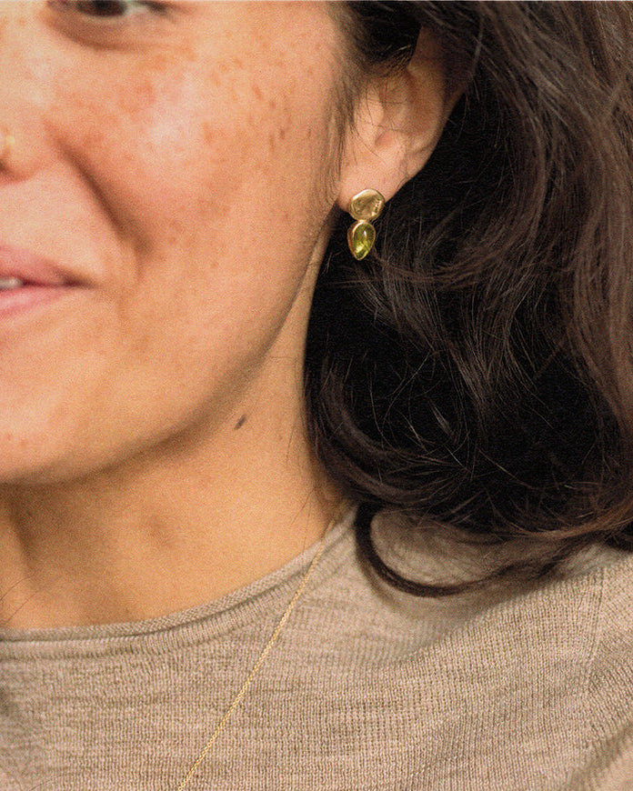 14k Earring Moss Drop