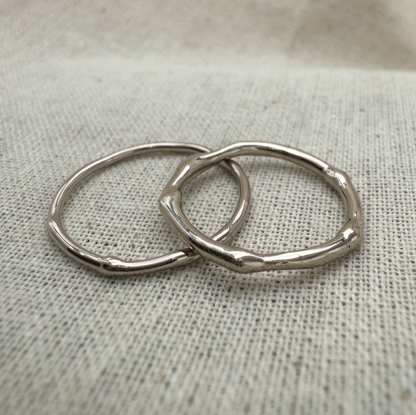 14k Solid White Gold Ring Fluid  2 mm