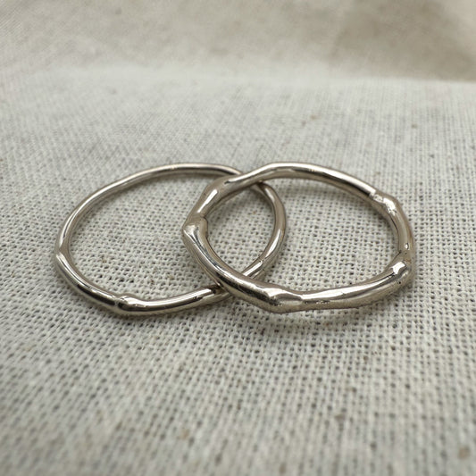 14k Solid White Gold Ring Fluid  2 mm