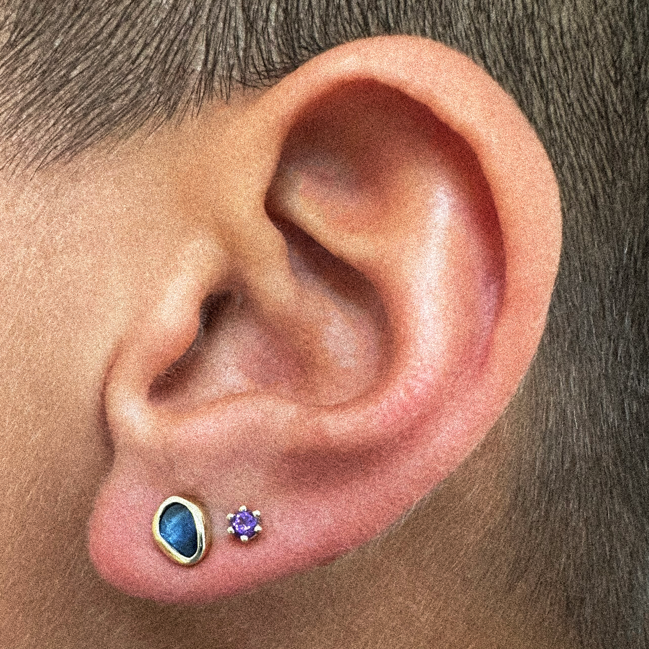 14k Solid Gold Earring Sapphire