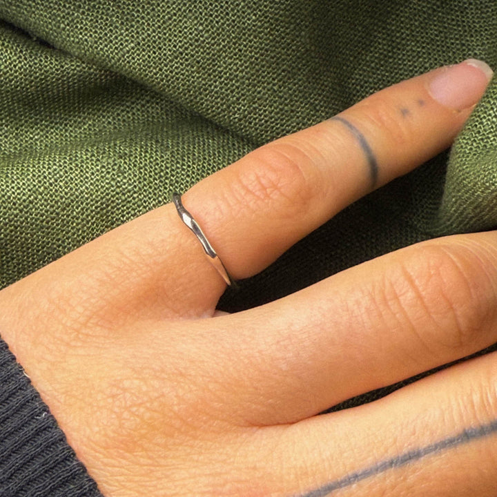 14k Solid White Gold Ring Fluid  2 mm