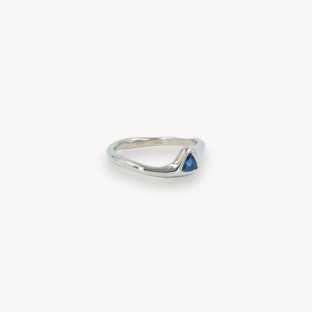 14k white gold ring with sapphire